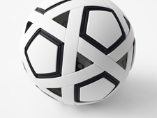 nendoデザインの組立式エアレスサッカーボール「my football kit」を紹介