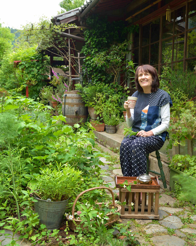 京都大原の庭とキッチンから ベニシアさんの 手づくり暮らし - インテリア情報サイト