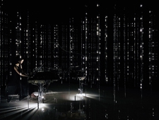 ミラノデザインウィーク2018速報 光のインスタレーション"Crystal Rain"を発表