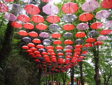 【フォト・レポート】日本最大級・約1200本の傘が広がる『ムーミン谷とアンブレラ』