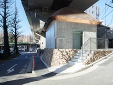 【東京都】マーク・ニューソン氏デザインのトイレ（公衆トイレ）が裏参道に完成