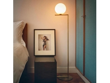 【アクタスオンライン】フロアランプ その灯りで部屋を広く見せ気持ちを穏やかにしてくれるランプ